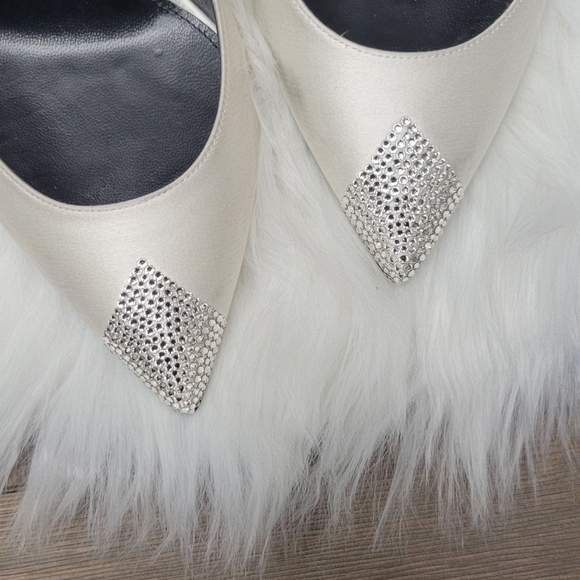 Saint Laurent Swarovski Crystal-embellished Satin run small - Picture 13 of 13